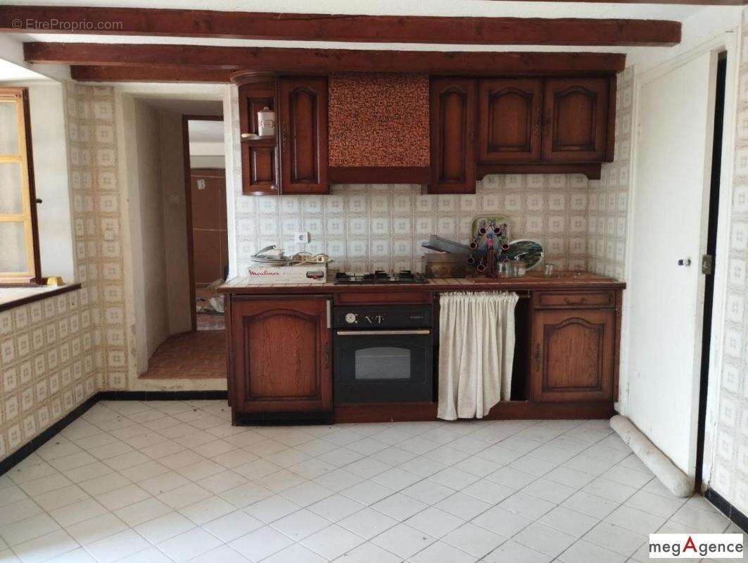 Pelouse – Maison 155 m², 4 ch., jardin - photo 3