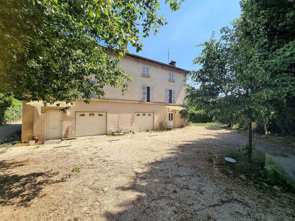 Maison à CLONAS-SUR-VAREZE