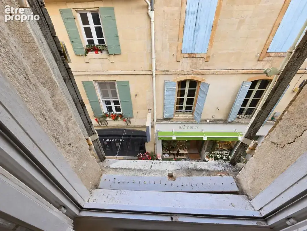 Arles centre historique – Appartement 44 m², pierres apparentes – 119 000 € - photo 6