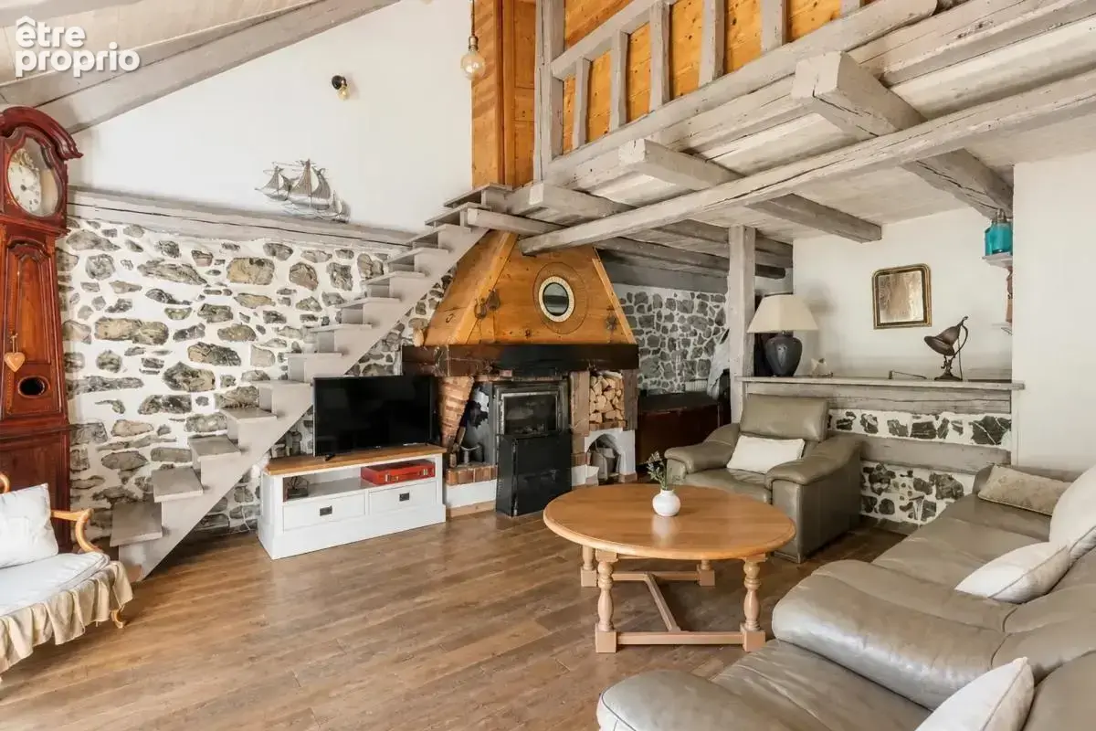 Doussard — maison de caractère avec terrasse, deux studios et un t2 - photo 7