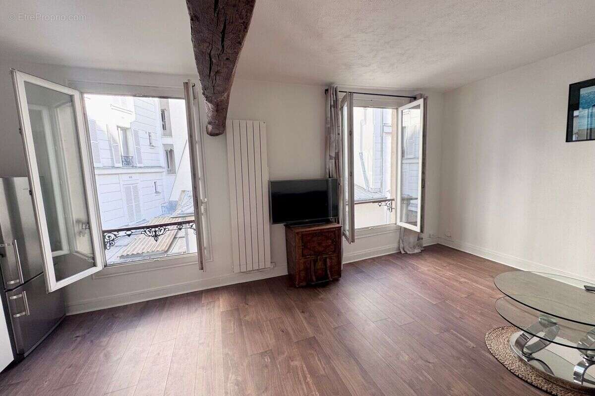Appartement à PARIS-10E