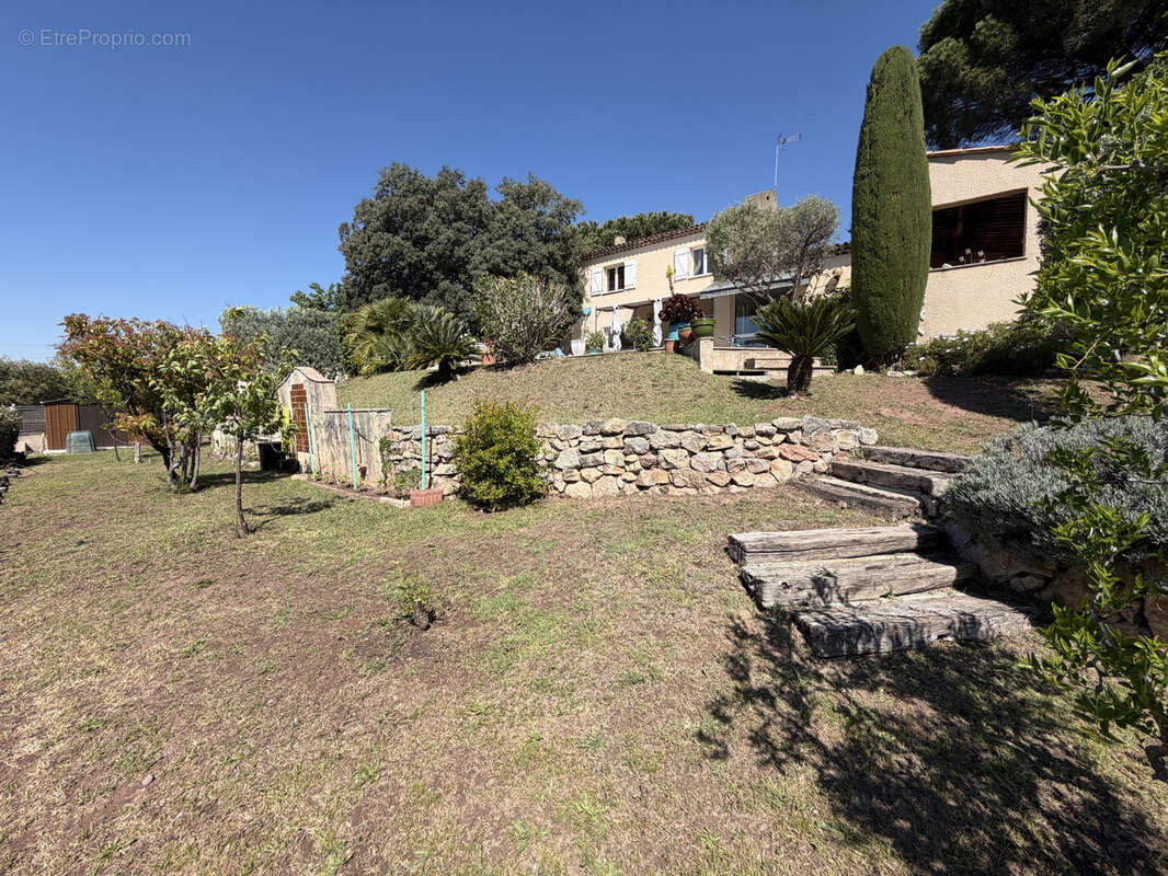Maison à PUGET-SUR-ARGENS