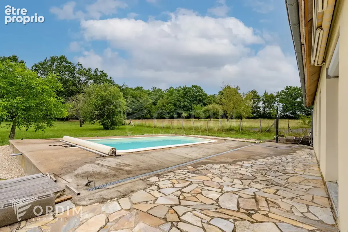 Maison plain-pied 102 m² avec piscine chauffée - terrain 2 083 m² - photo 14