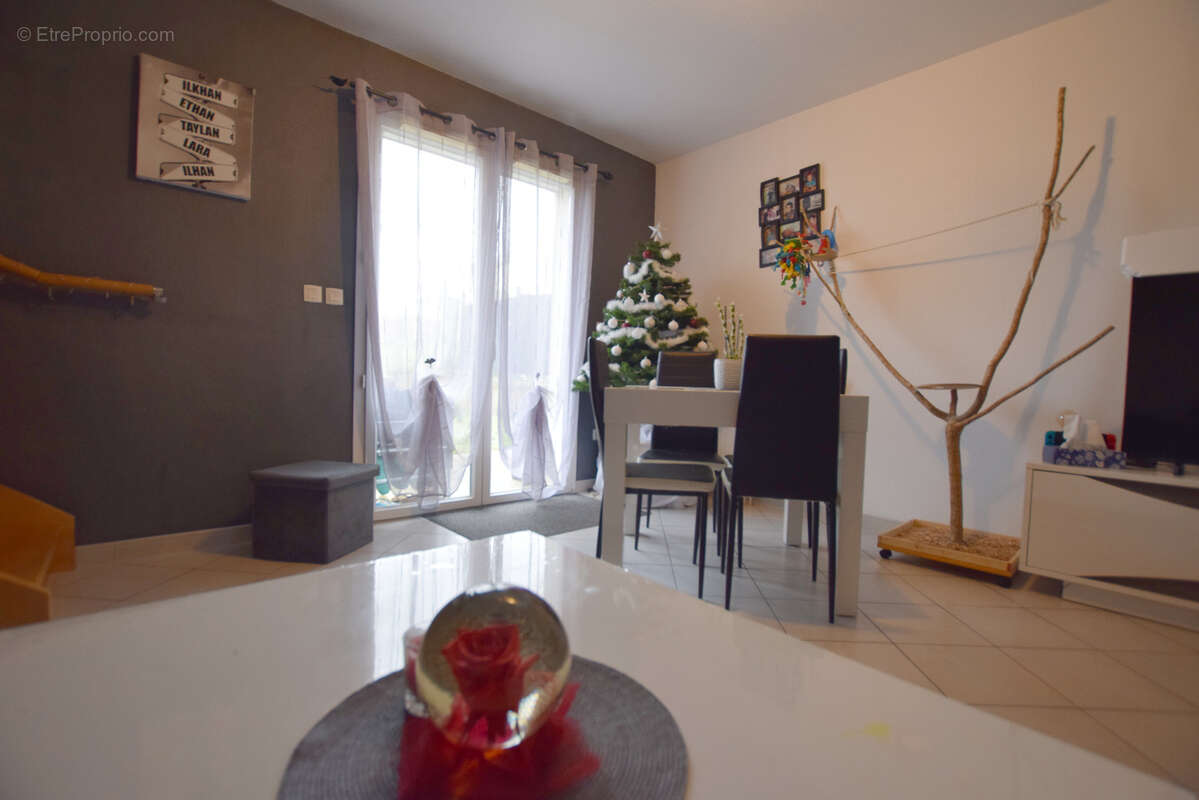 Maison à GRAND-CHARMONT