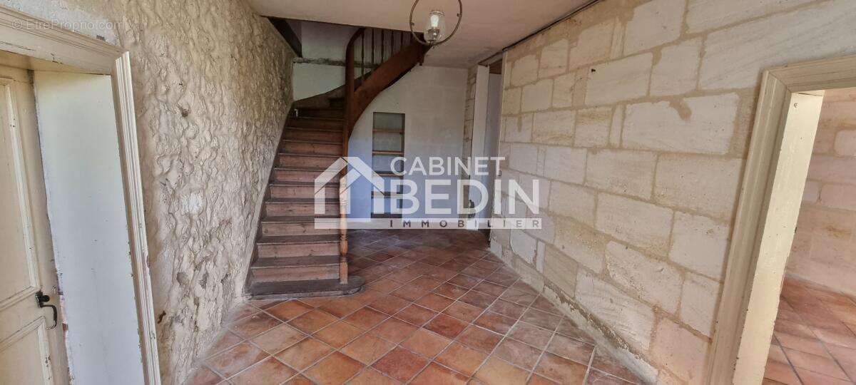 Maison à SAINT-ROMAIN-LA-VIRVEE