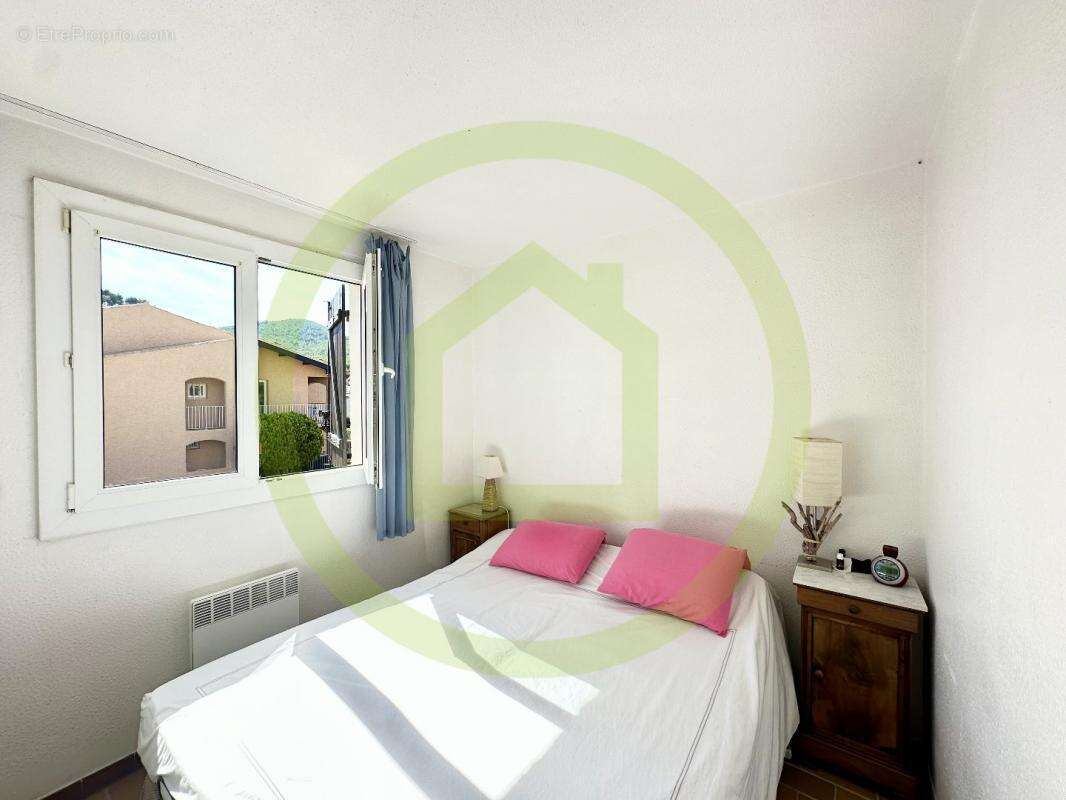 Appartement à SAINT-CYR-SUR-MER