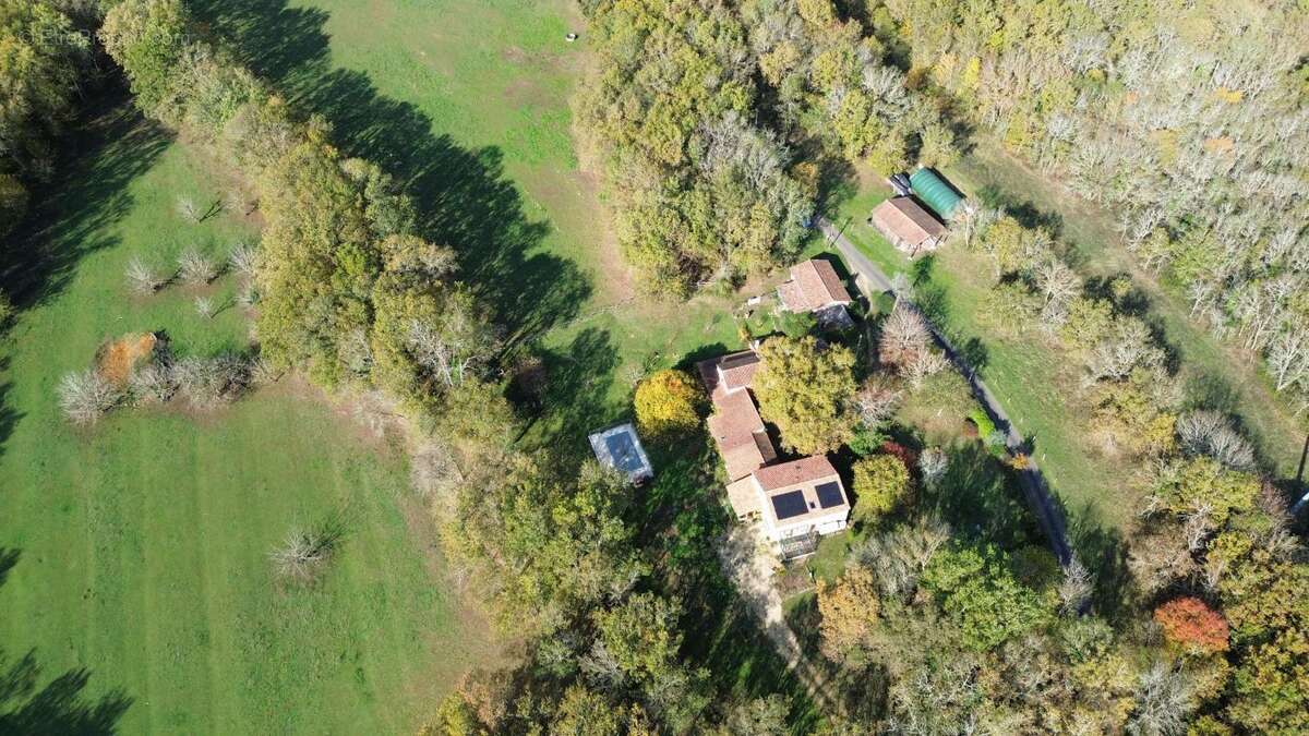 Maison à SAINT-FELIX-DE-VILLADEIX