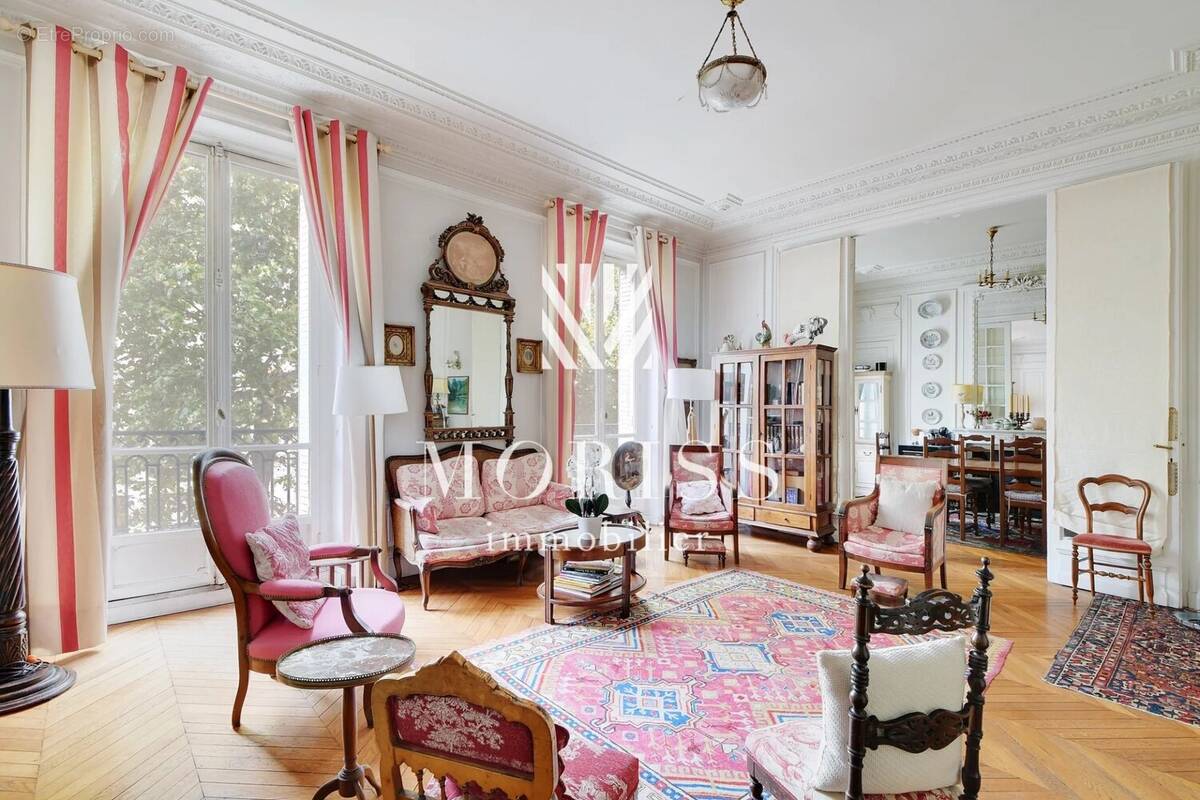 Appartement à PARIS-17E