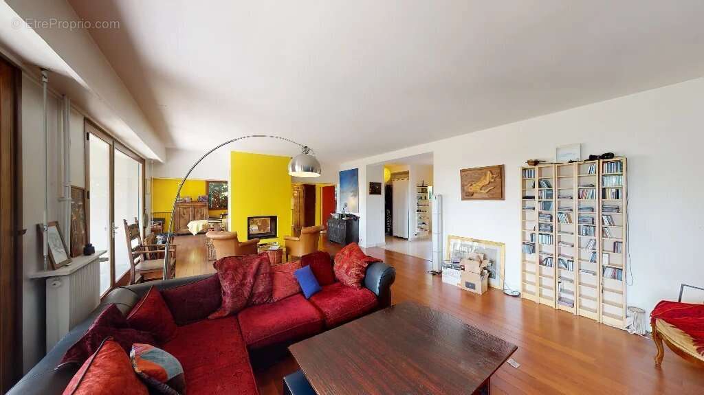 Maison à FEUCHEROLLES