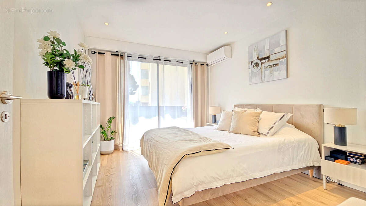 LE CANNET Europe à vendre appartement 2 pièces de 63 m2 avec terrasse, au calme absolu, parking et cave - photo 7