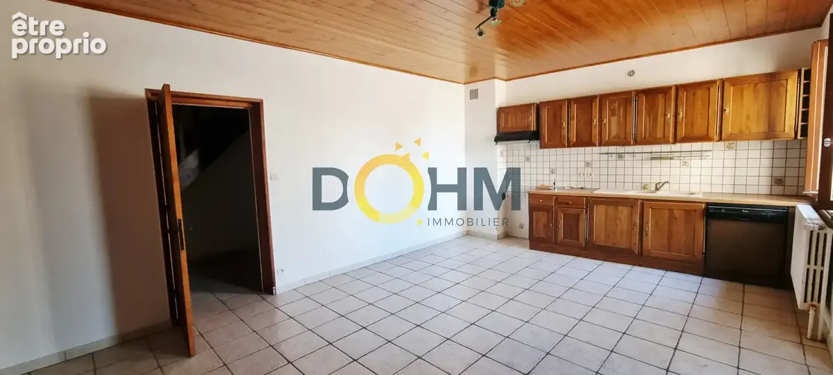 Estivareilles   Maison de village en pierre, 4 pièces, 100 m2 habitables, fort potentiel - photo 2