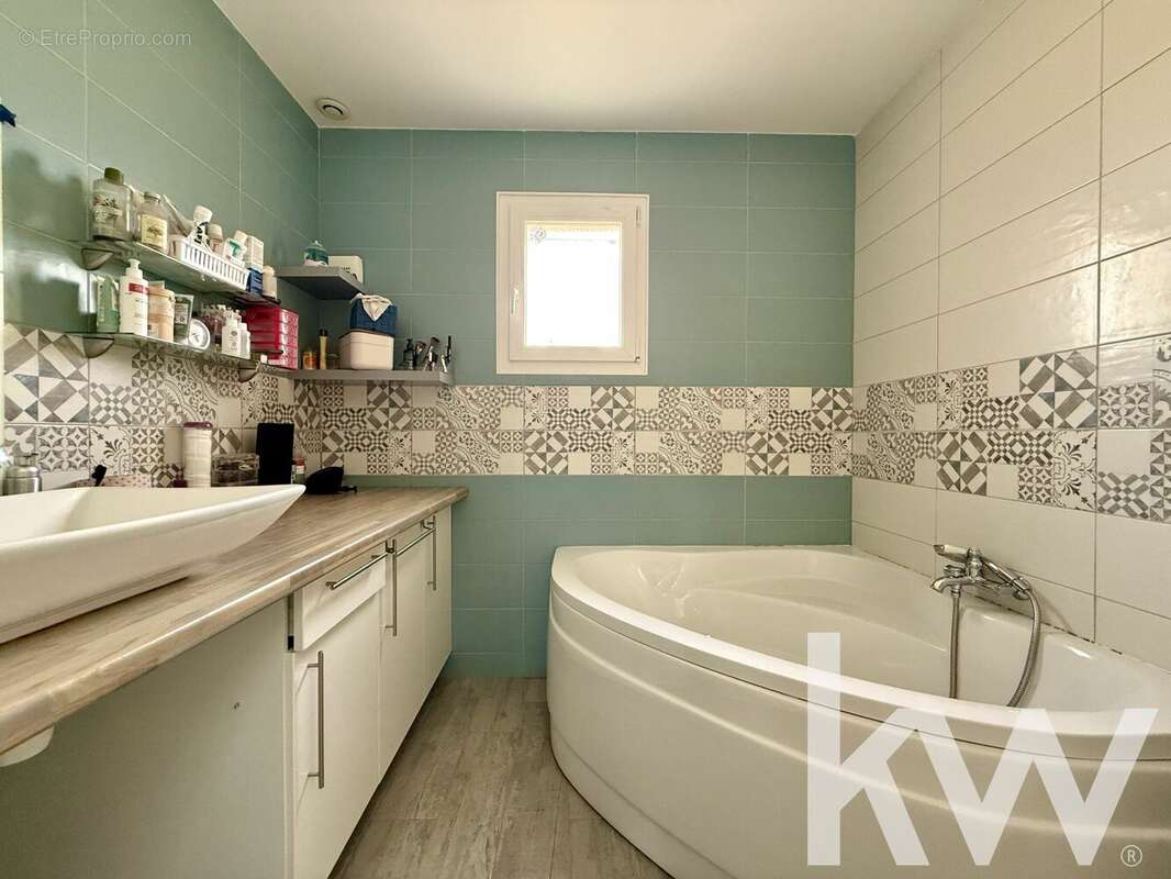 Maison à SAINT-BONNET-PRES-RIOM