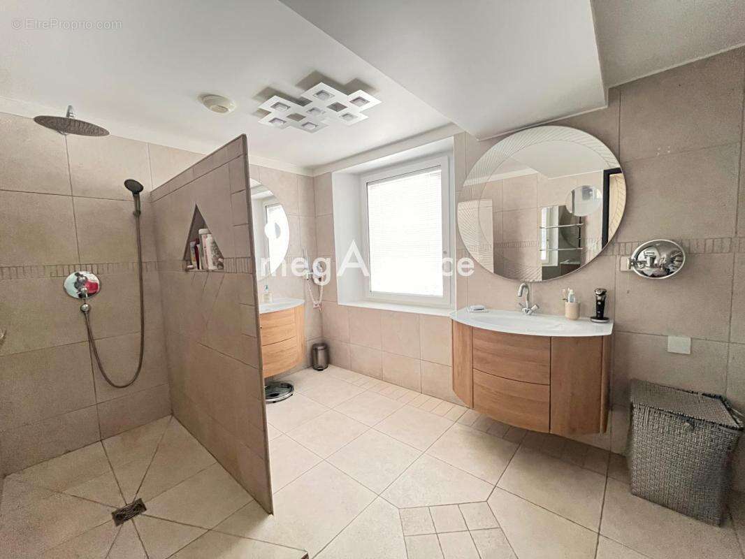 Appartement à SAINT-NOM-LA-BRETECHE
