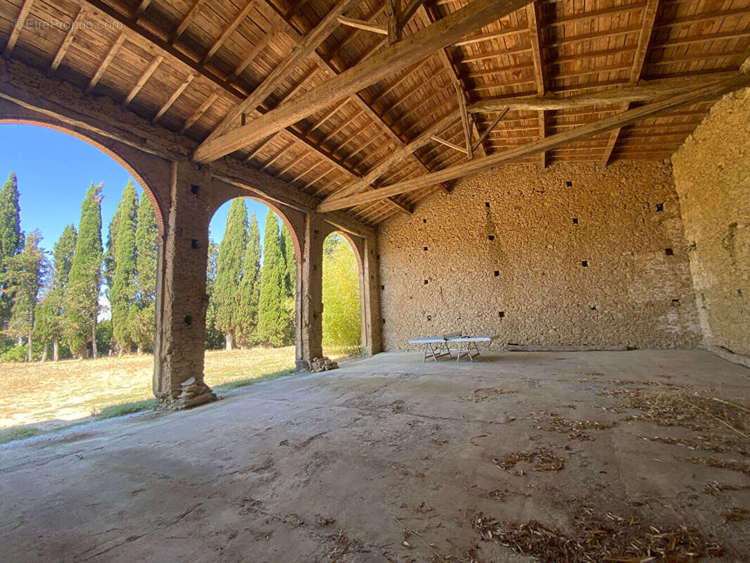 Propriété avec dépendances sur 2,5 ha - photo 9