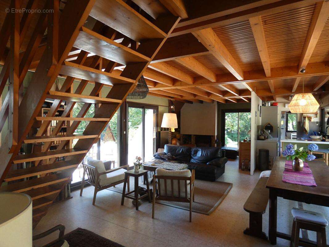 A 20kms des villes de QUIMPERLE et LORIENT, Maison de 134m2  - (160m2 au sol)  - sur environ 2,8 hectares ! - photo 5