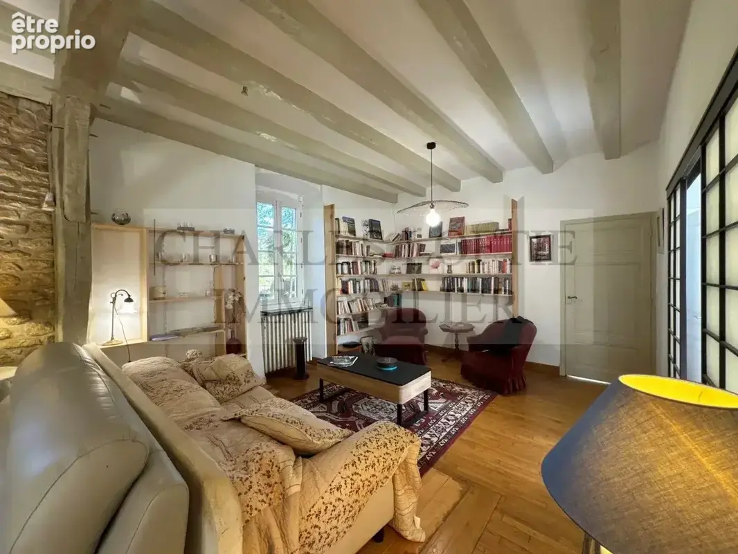 Superbe ensemble immobilier comprenant deux grandes maisons, deux piscines et dépendance sur un terrain de plus 8400 m², proche  - photo 7