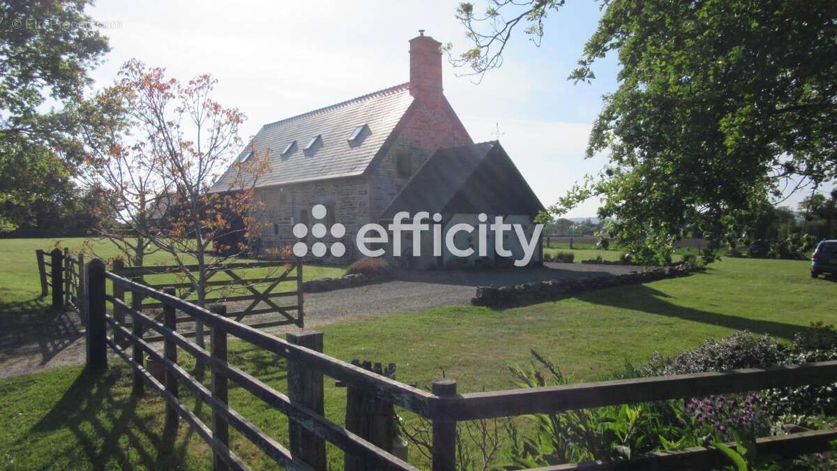 Maison à SAINT-SEVER-CALVADOS