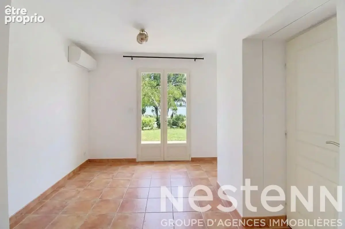 A VENDRE DRAGUIGNAN sur les hauteurs - Maison T5 4 chambres, piscine, terrain plat - photo 17