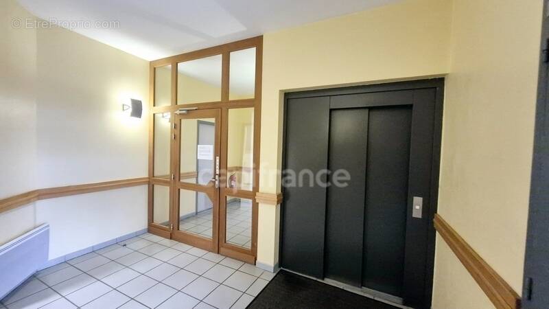 Réelle Opportunité en exclusivité – Baisse de Prix ! Locaux / Bureaux à Tarbes - photo 3