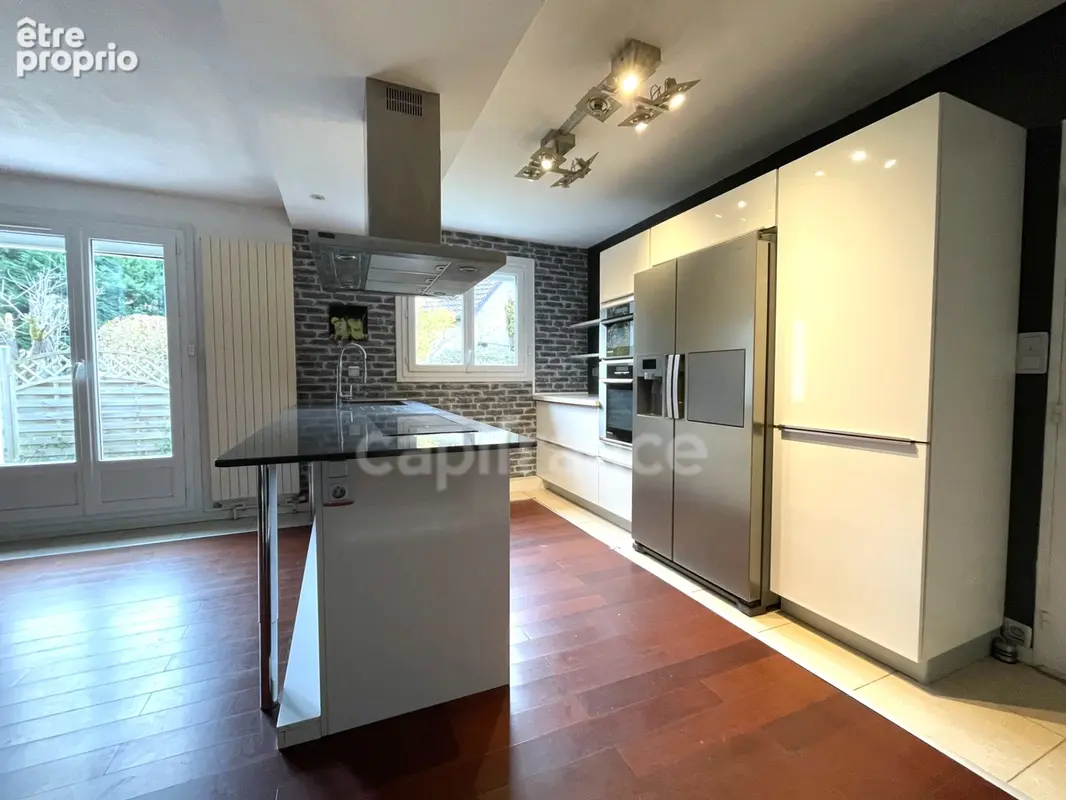 Maison de plain-pied spacieuse et lumineuse 7 pièces 5 chambres! - photo 2