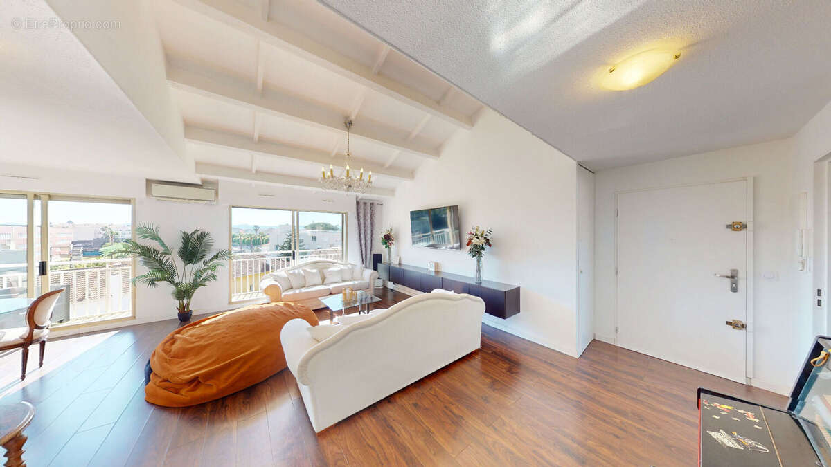 Appartement à SAINT-RAPHAEL