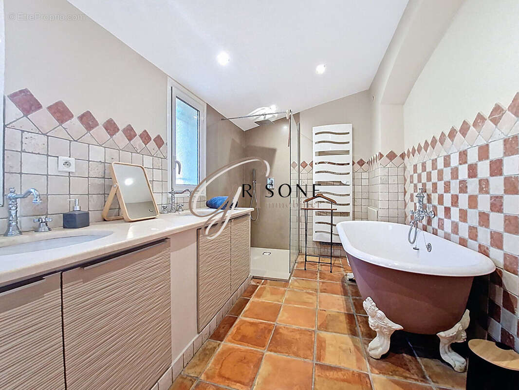 Maison à SIX-FOURS-LES-PLAGES