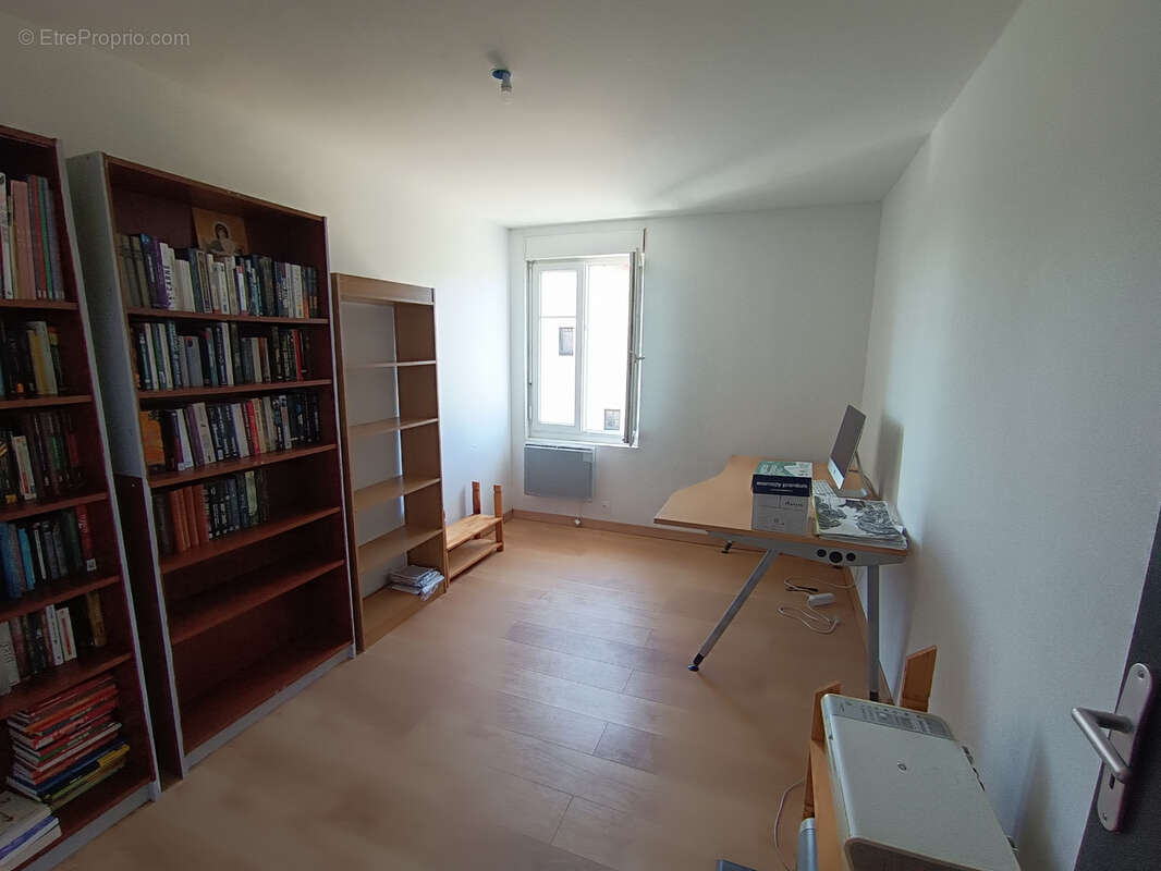 Maison rénovée avec grange attenante et cour - photo 8