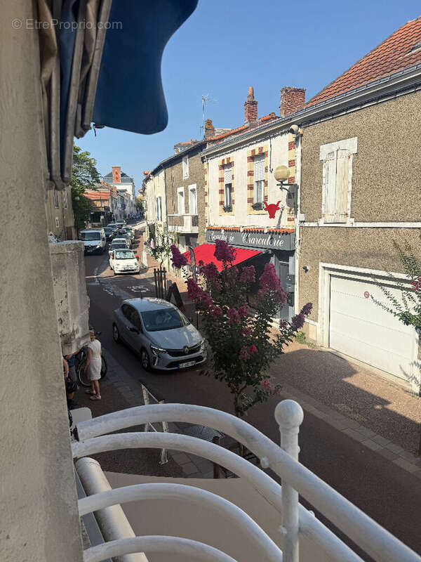 PORNIC - Maison de ville avec cour et haut potentiel - photo 8