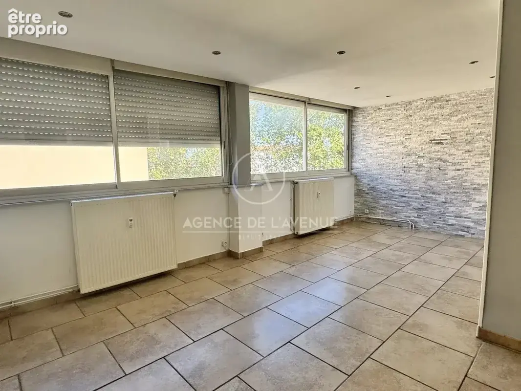 Appartement t3 en souplex 83500 la seyne sur mer - photo 2