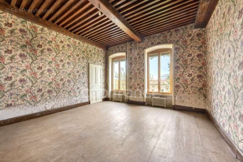 Maison à vendre avec jardin dépendances et garage PANISSIERES (42) - photo 13
