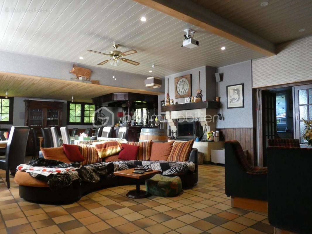 Commerce à FRESNES-EN-WOEVRE