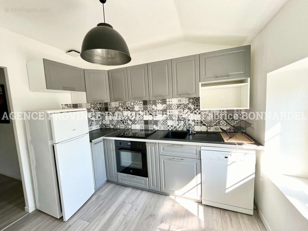 Appartement à SAINT-PAUL-TROIS-CHATEAUX