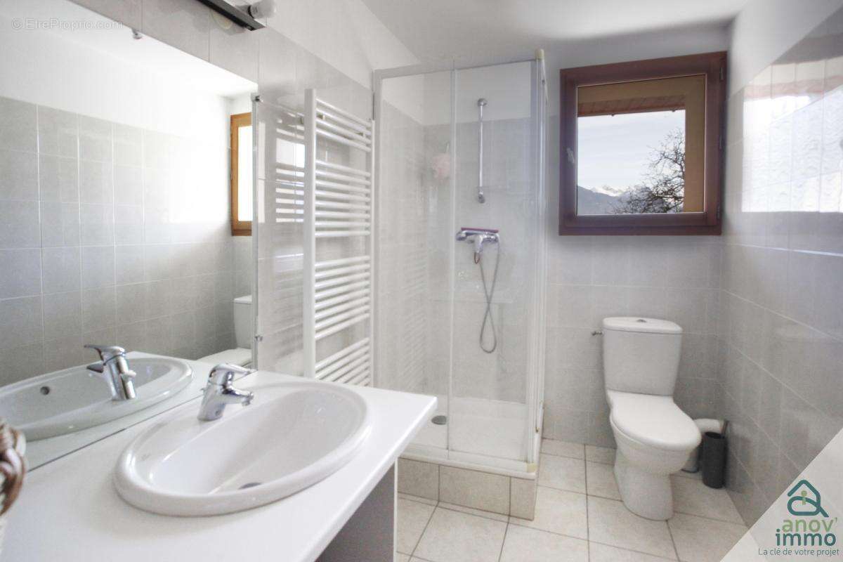 Maison à LE SAUZE-DU-LAC