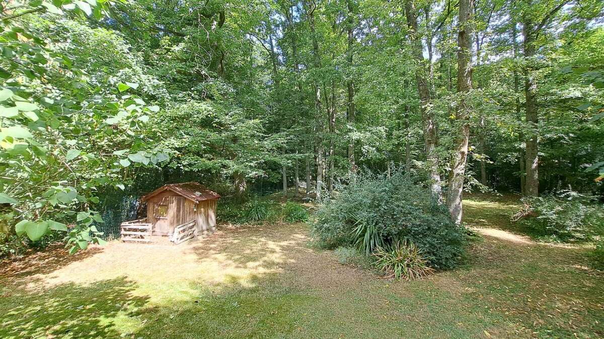 Maison à LE MESNIL-SAINT-DENIS