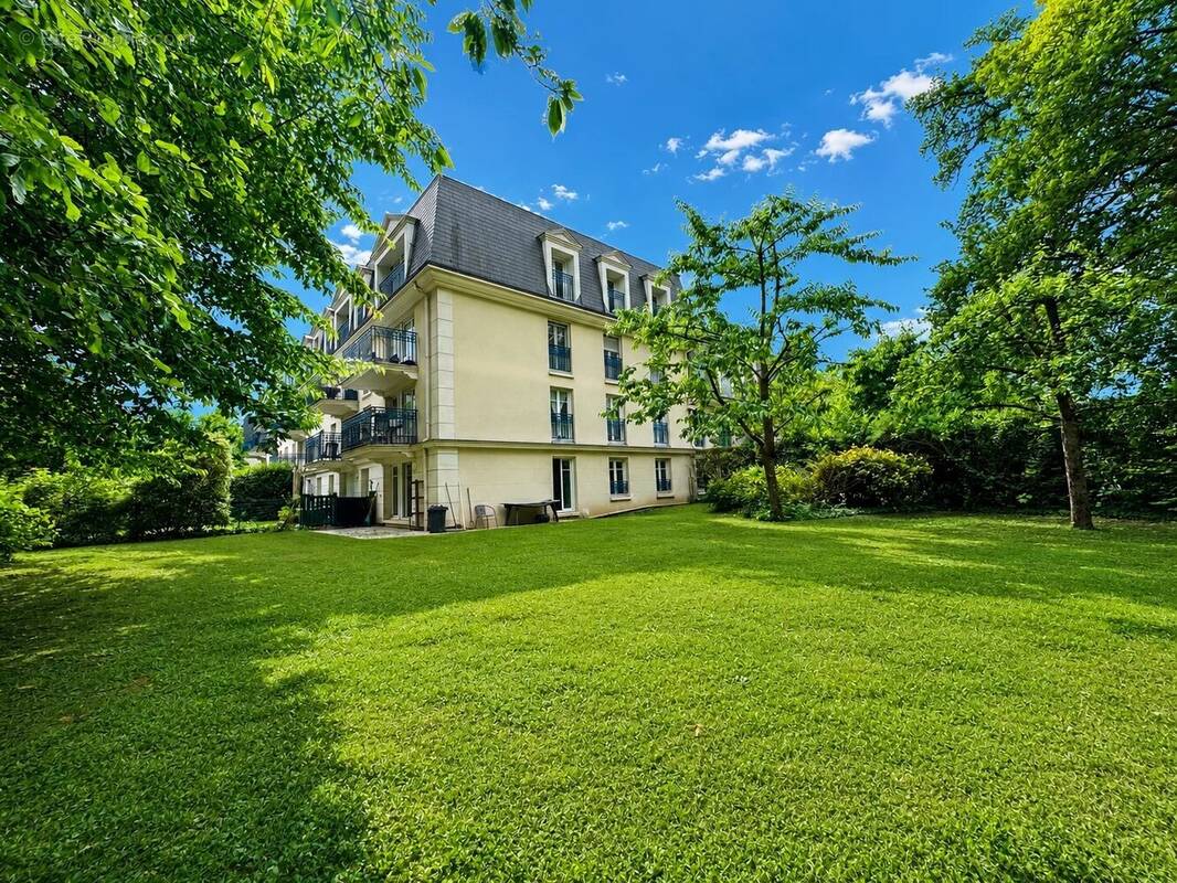 Appartement à LE PLESSIS-TREVISE