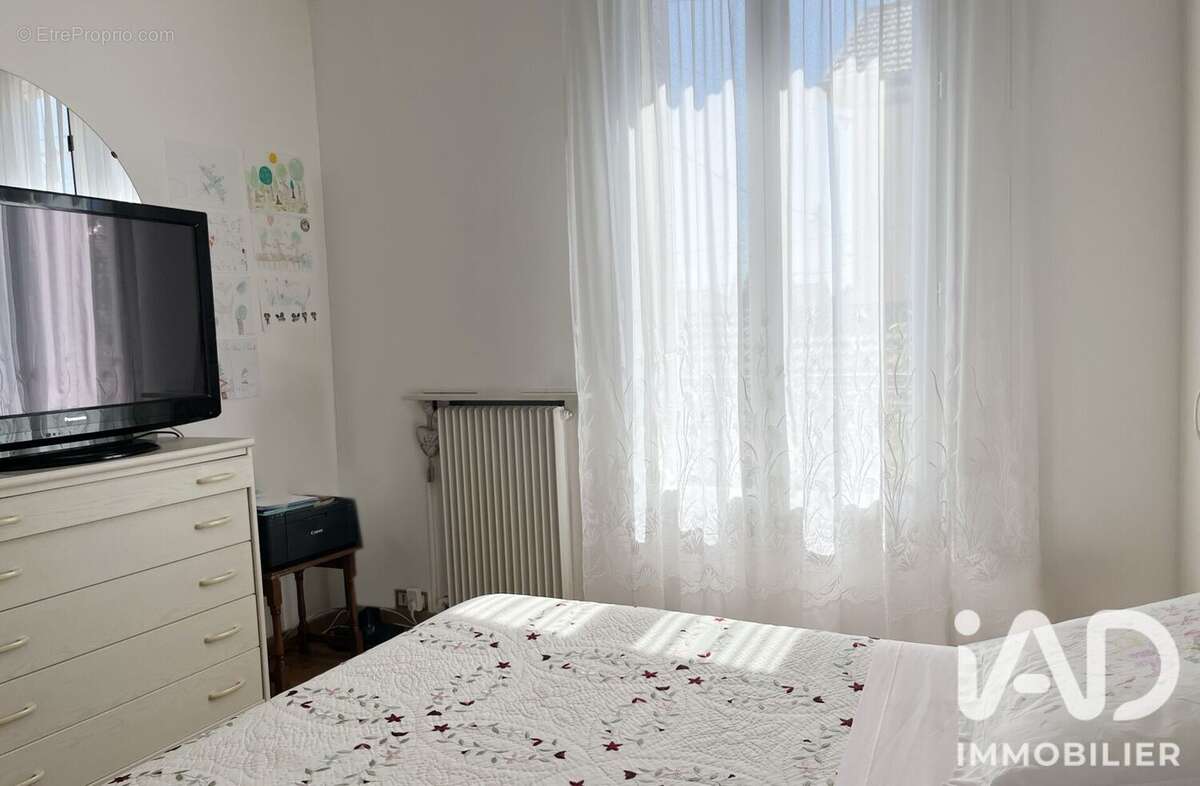 Maison 110 m² à Gagny  - photo 9