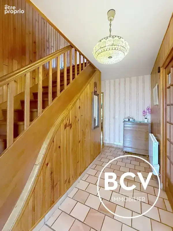 Maison familiale avec jardin et garage - photo 10