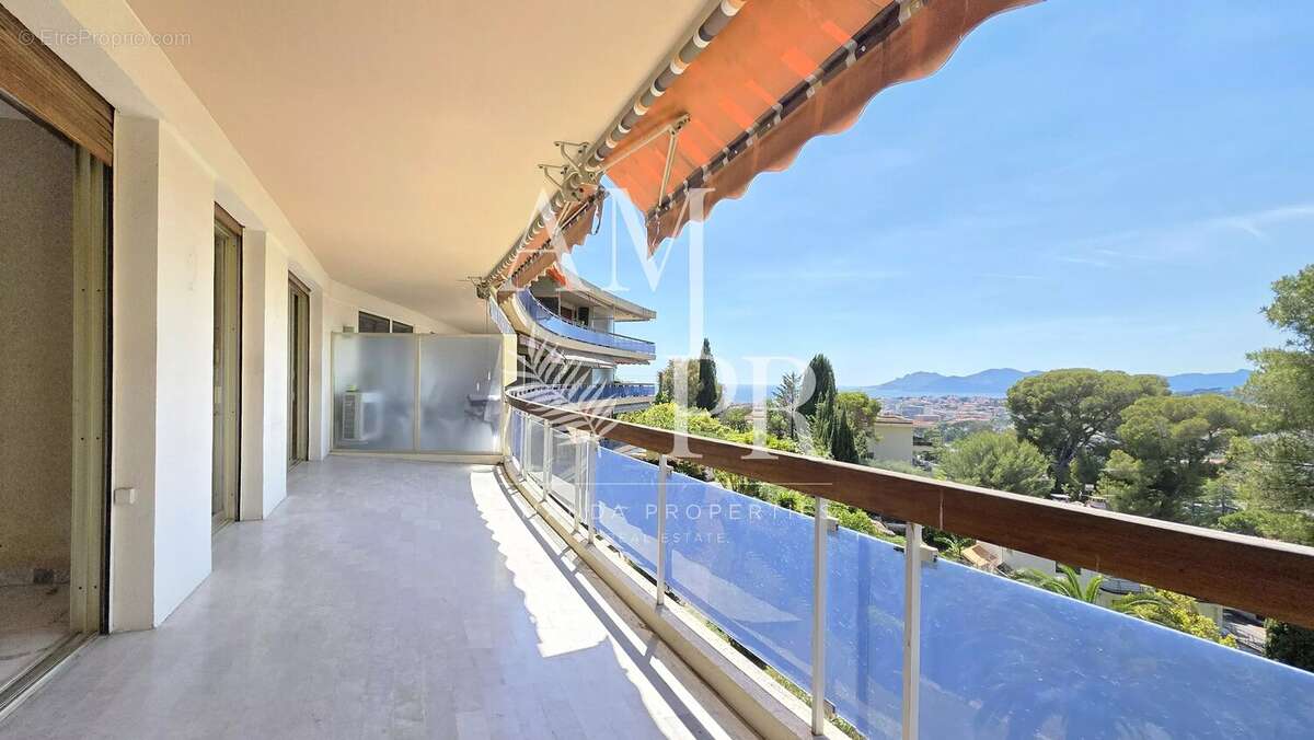 Appartement à LE CANNET
