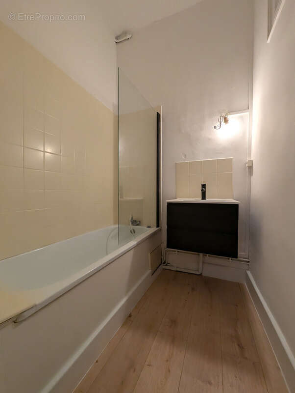 A vendre - beziers centre ville - appartement t3 de 72 m2 - photo 6