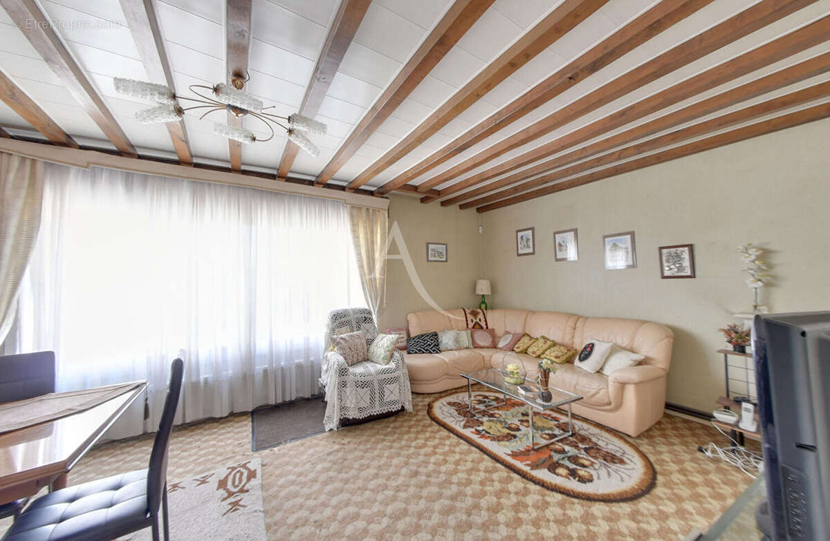 Maison à OZOIR-LA-FERRIERE