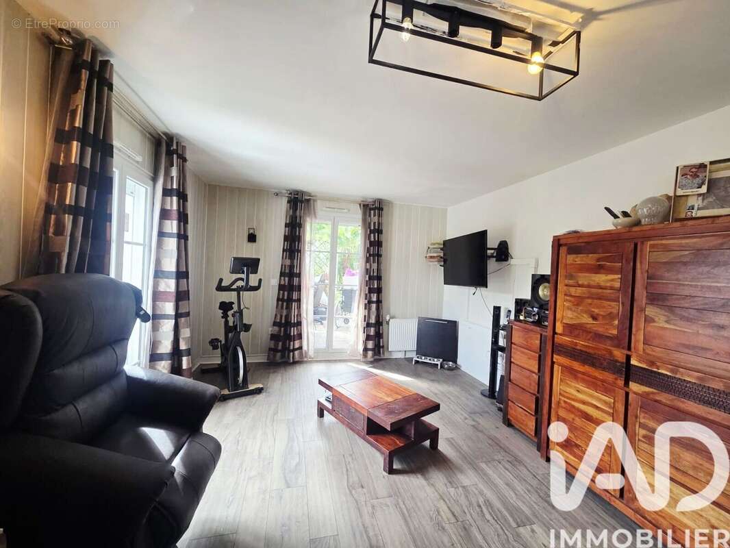 Photo 2 - Appartement à SAINT-PIERRE-DU-PERRAY