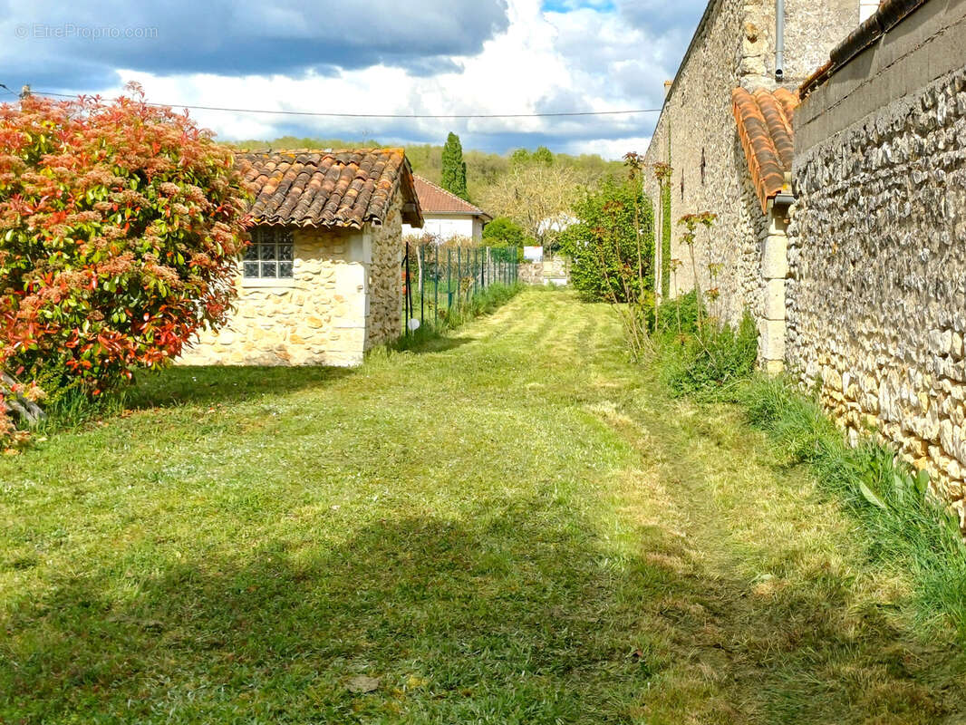 Terrain à BONNES