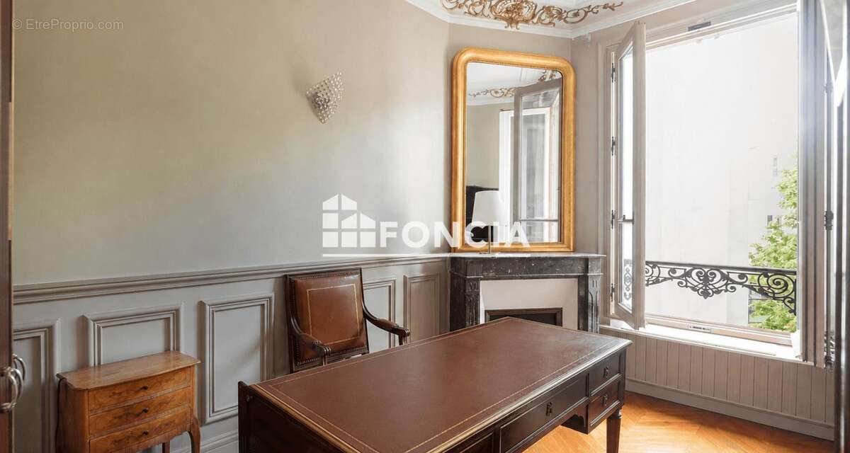 Appartement à PARIS-10E