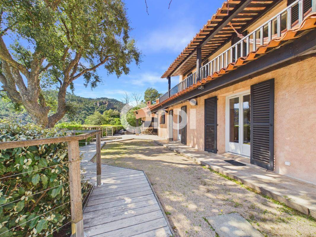 Maison à LES ADRETS-DE-L'ESTEREL