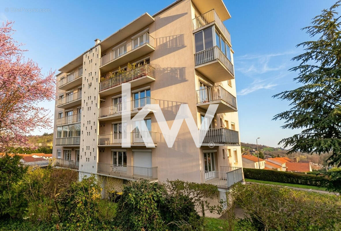 Appartement à SAINT-ETIENNE