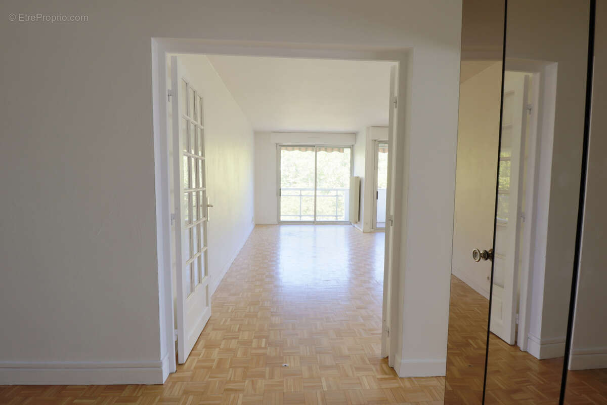 Appartement T3 de 80 m2 en dernier étage avec terrasse - photo 2