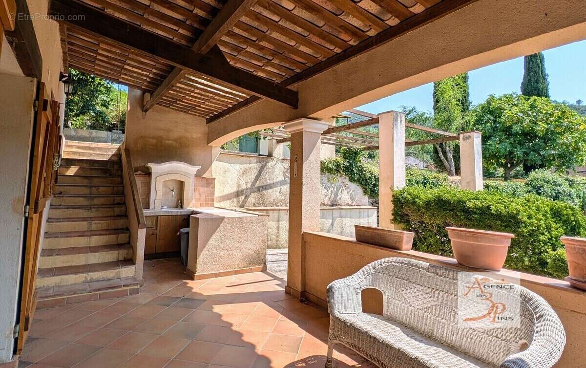 Maison à COLLOBRIERES