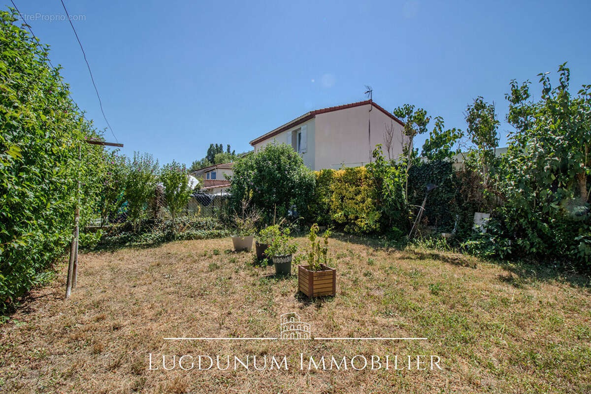 Maison Grigny Sur Rhone 5 pièce(s) 86 m2 avec beau Jardin - photo 7