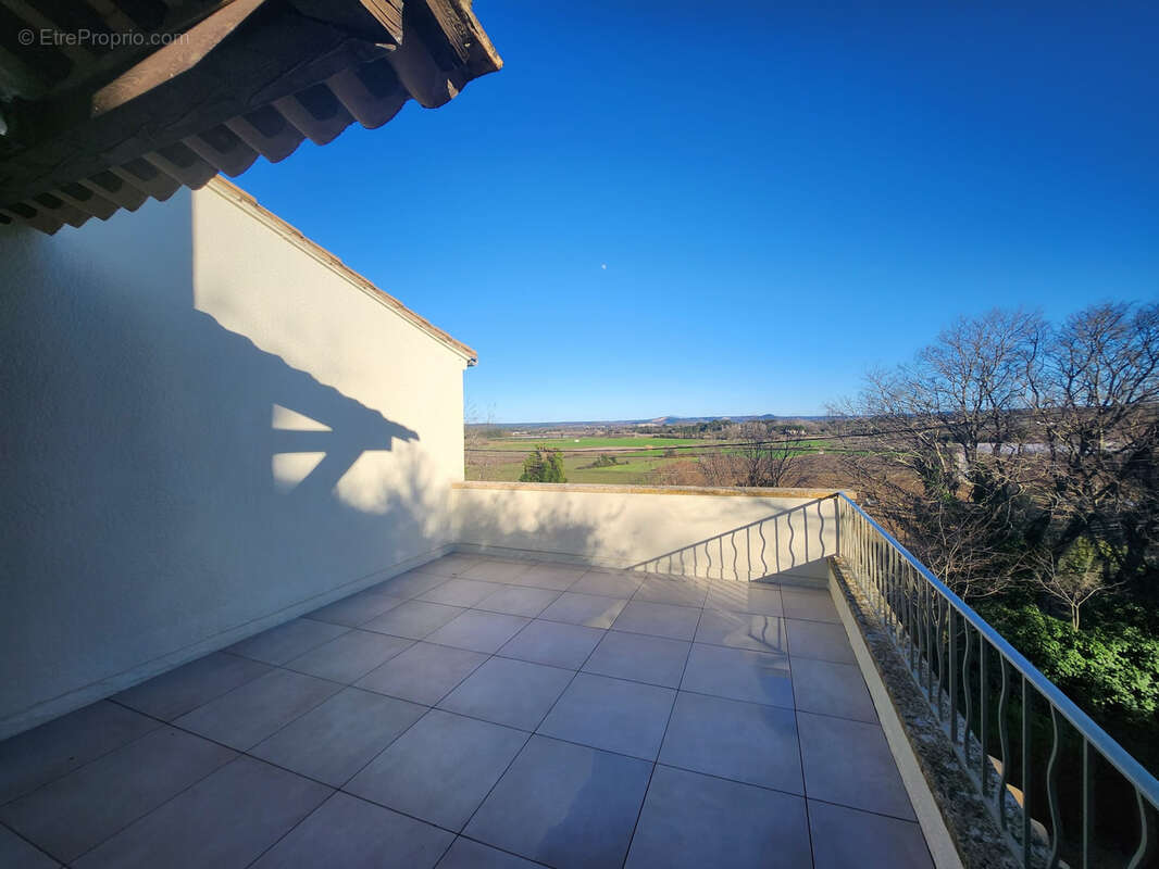 Maison à MONTAREN-ET-SAINT-MEDIERS