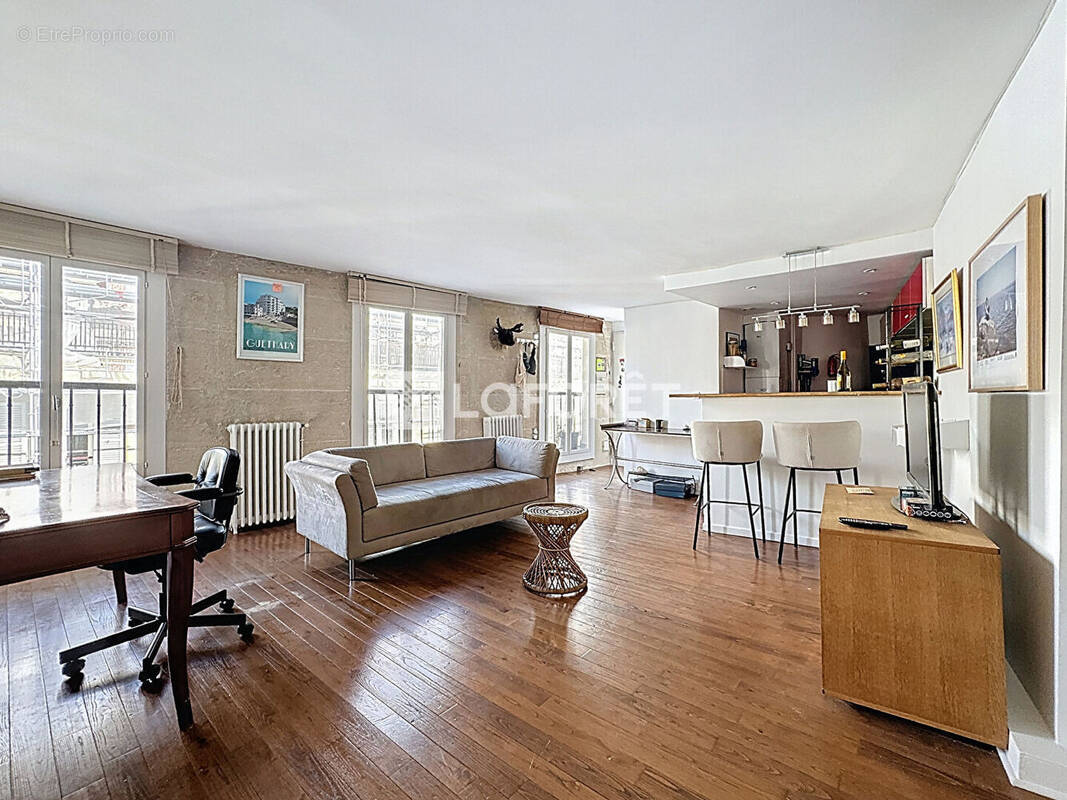 Appartement à PARIS-8E